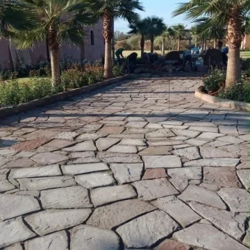 سنگ فرش ویلا با سنگ لاشه