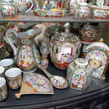 خرید ظروف چینی مرغی سورمه ای گلمرغی